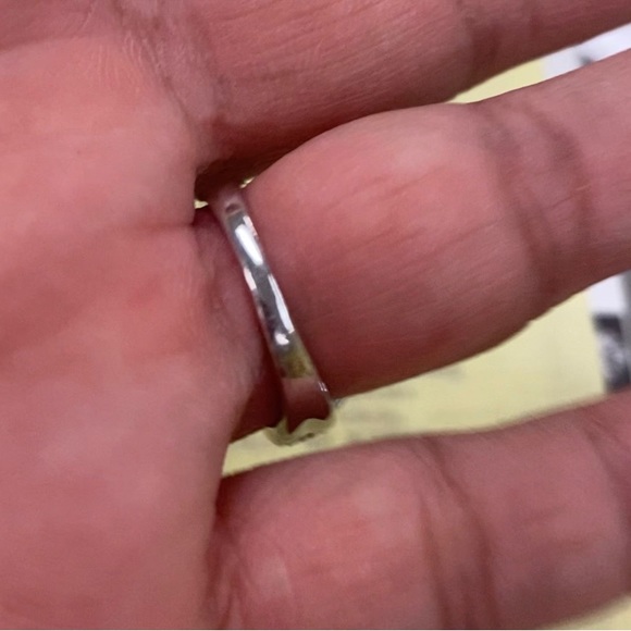 10k While Gold Amethyst & Diamond Ring - Picture 6 of 7